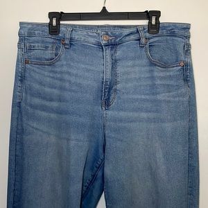 American Eagle Stretch High Waisted Mom Jeans